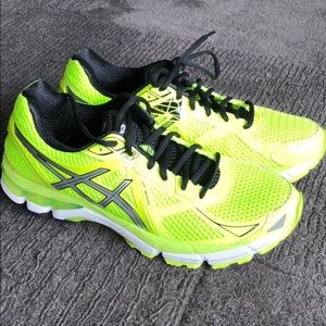 Women’s Size 10 ASICS GR-2000 Running Shoes